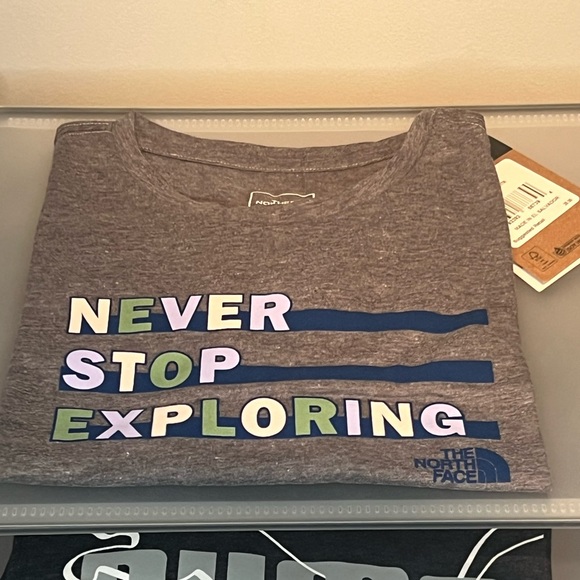 Girls Grade School North Face Shirt - Picture 2 of 4